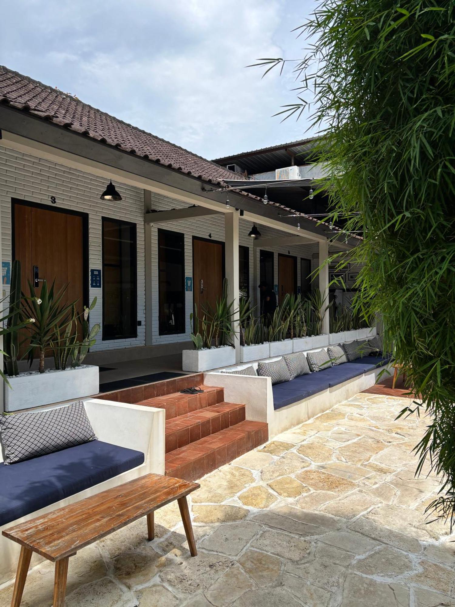 Lay Day Hostel Canggu Eksteriør bilde